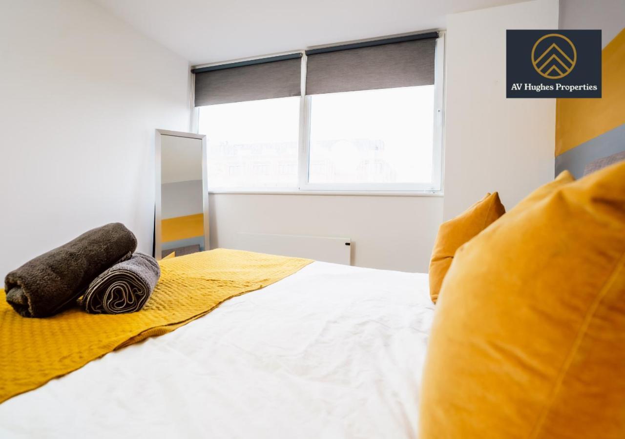 Modern One-Bedroom Apartment - 4 Mins From Station, Free Parking, Ideal For Relocation By Av Hughes Properties Milton Keynes Luaran gambar